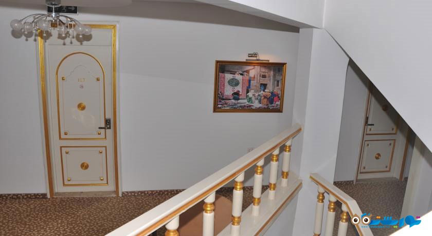 نمای درب ورودی اتاق های هتل